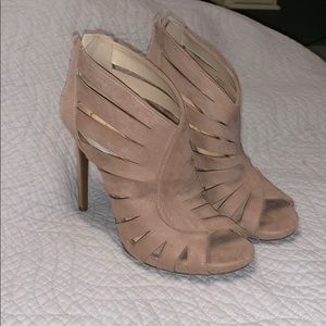 Brand new never worn Jessica Simpson Heels!